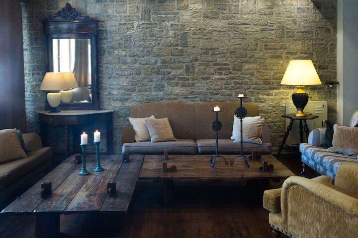 Entrance & Lobby