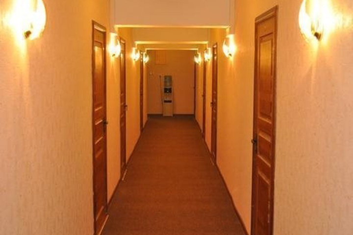 Room 8 of 9