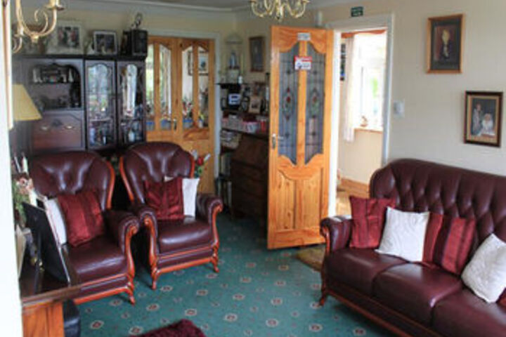 Lounge 14 of 18