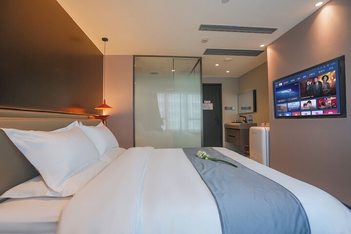 Room 9 of 61