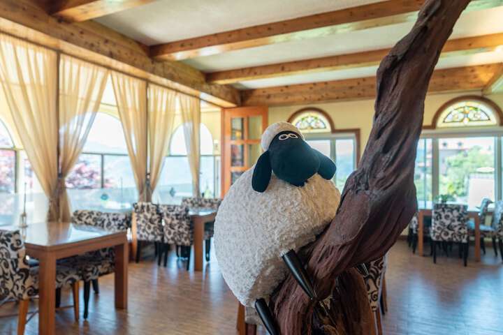 Dining 77 of 146