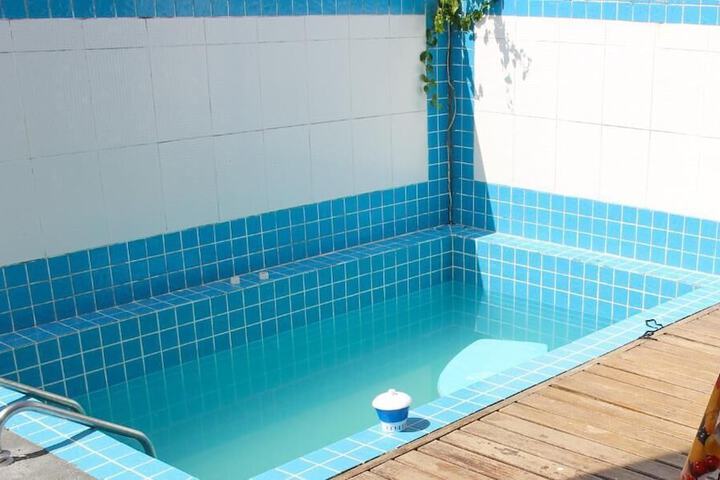 Pool 89 of 104