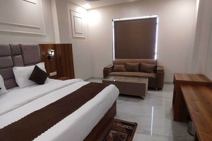 Room 16 of 17
