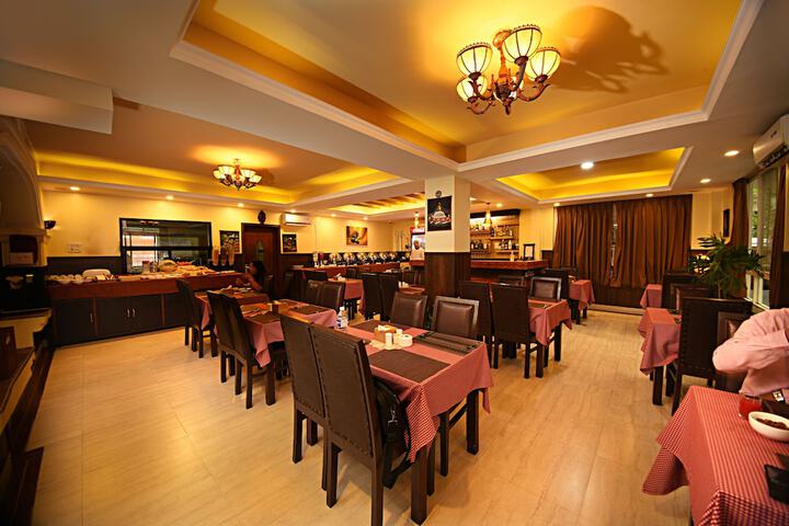 Dining 82 of 101