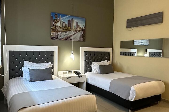 Room 12 of 37