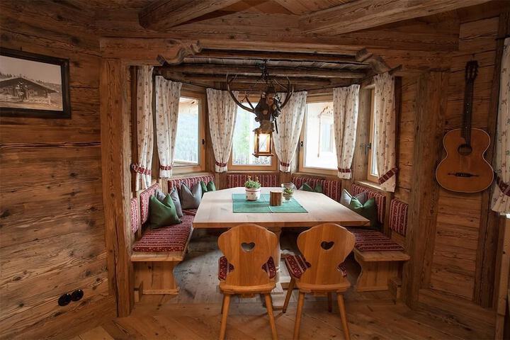 Dining 54 of 67