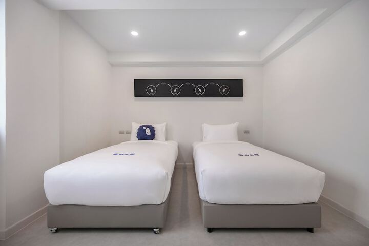 Room 8 of 64