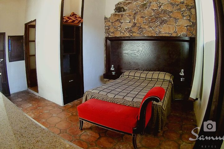 Room 10 of 44