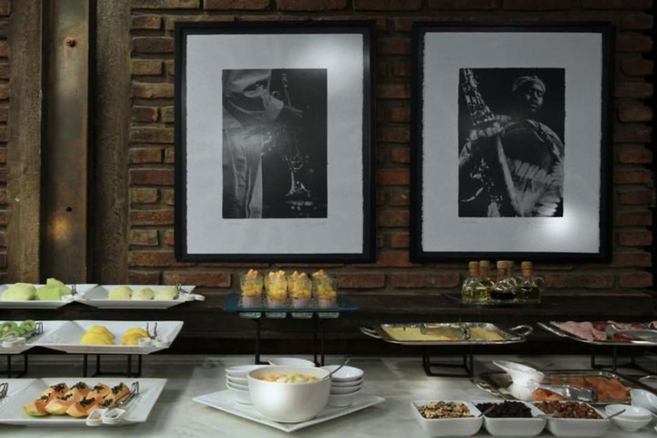 Breakfast/Coffee Service 79 of 110