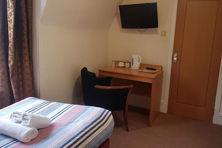 Room 3 of 61