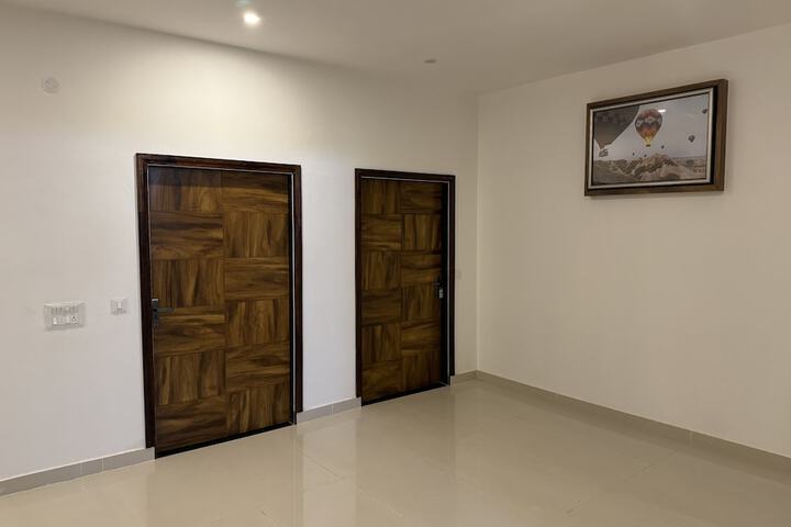 Room 9 of 11