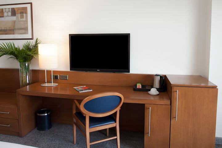Room 58 of 103