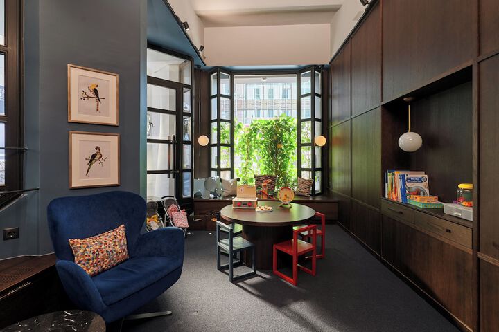 Guest Lobby