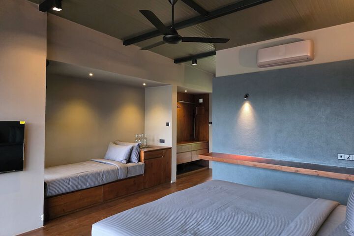 Room 4 of 20