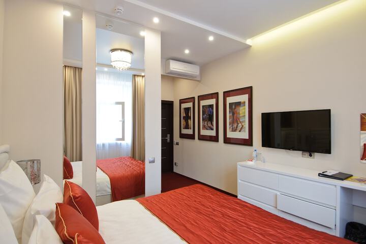 Room 25 of 63