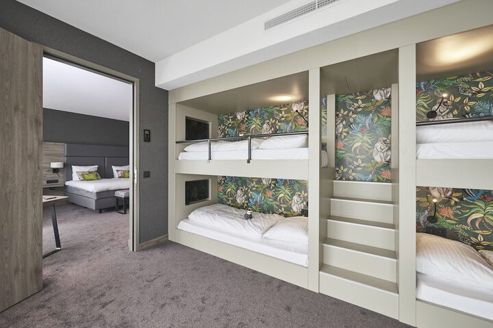 Room 4 of 49