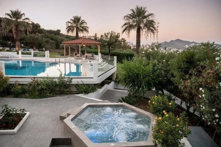 Pool 66 of 106