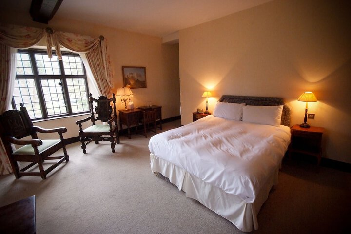 Room 7 of 93