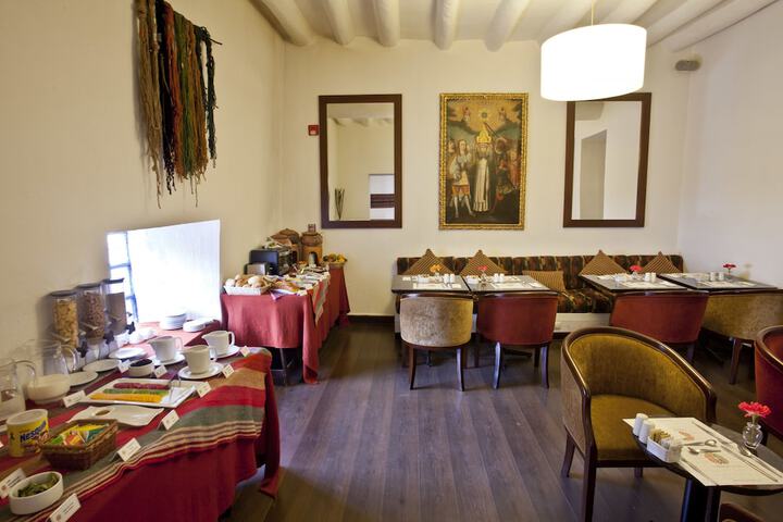 Breakfast area