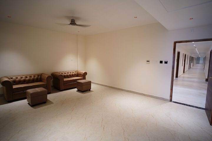 Room 17 of 103