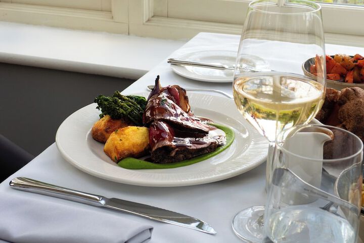 Dining 47 of 58