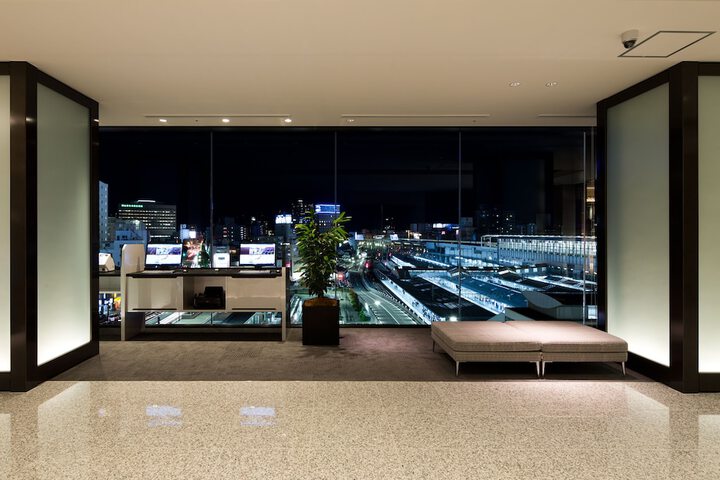 Entrance & Lobby