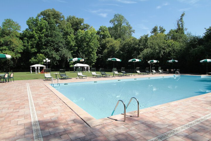 Hotel 174 of 177