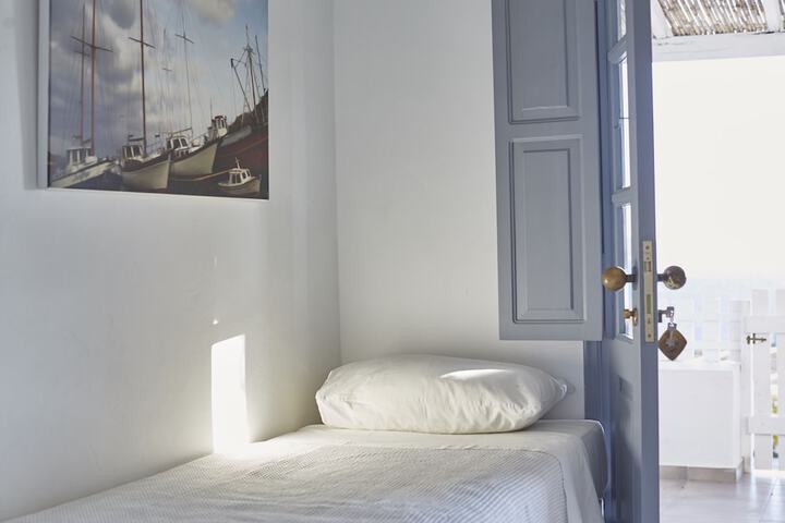 Room 16 of 54
