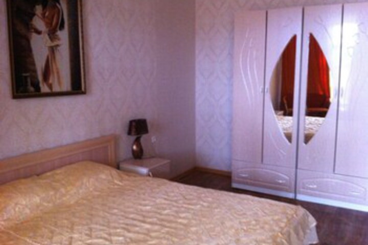 Room 3 of 8
