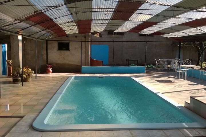 Pool 6 of 10