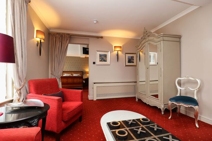 Room 13 of 64