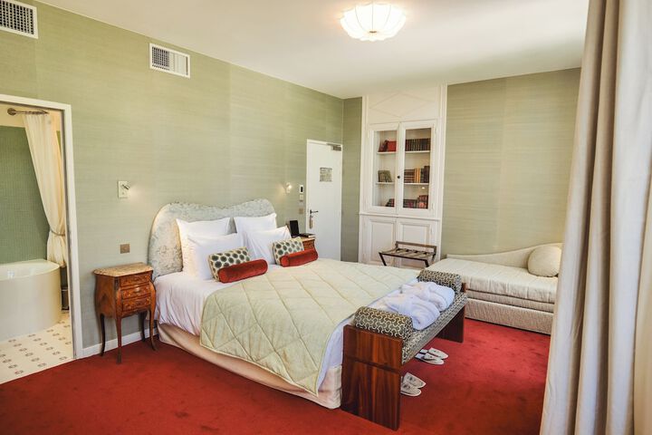 Room 14 of 64