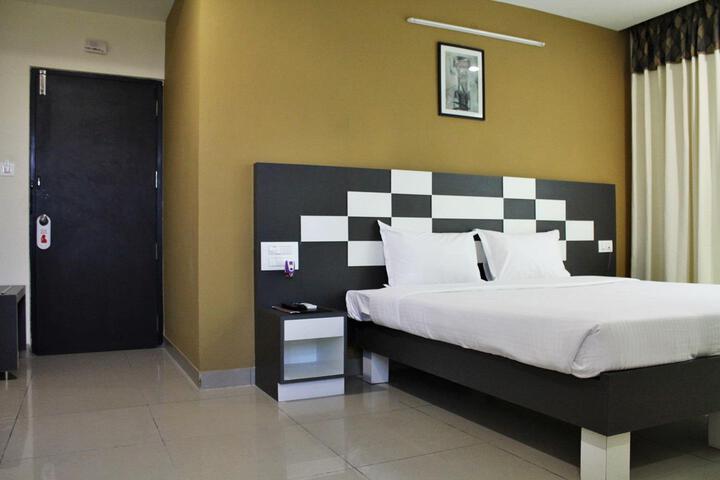 Hotel Raj Elegance