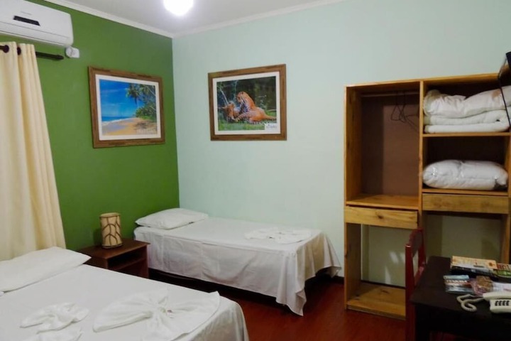 Room 6 of 17