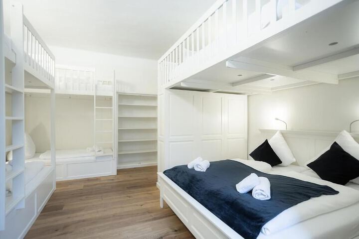 Room 5 of 34