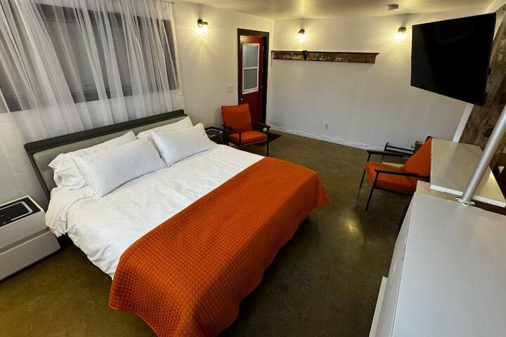 Room 3 of 19
