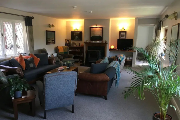 Room 10 of 20