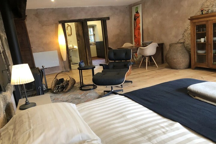 Room 49 of 144
