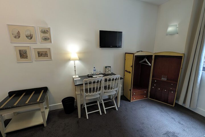 Room amenity