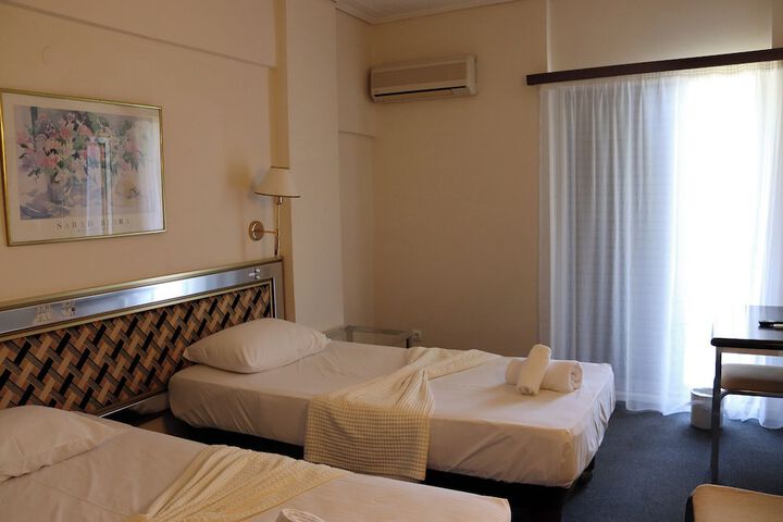Room 72 of 261