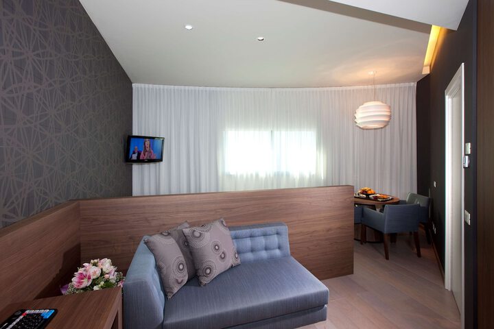 Room 27 of 139