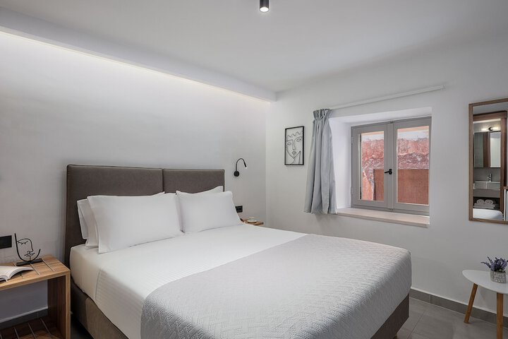 Room 32 of 51