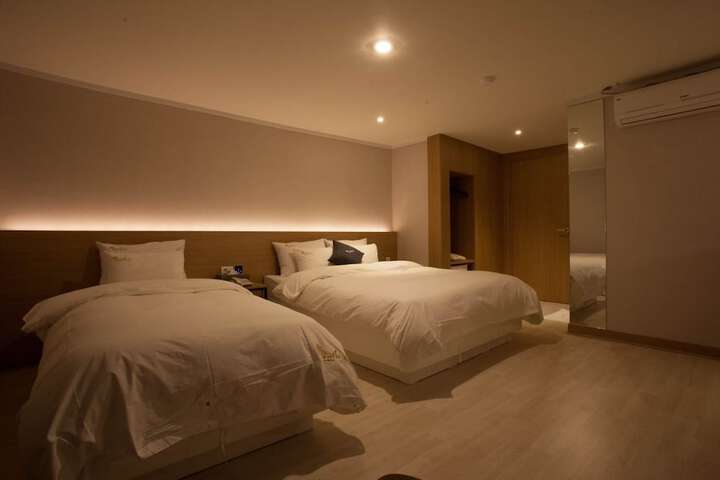 Room 8 of 53