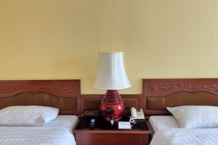 Room 28 of 127