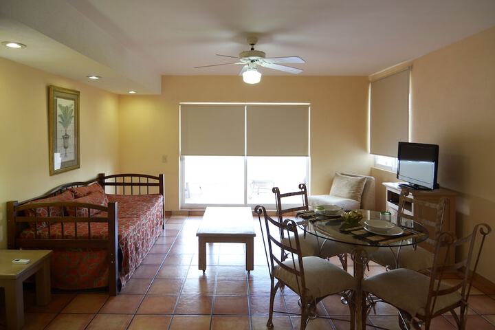 Room 12 of 109