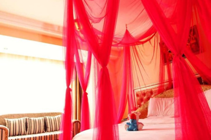 Room 7 of 25