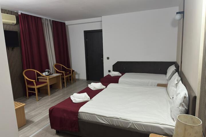Room 68 of 83