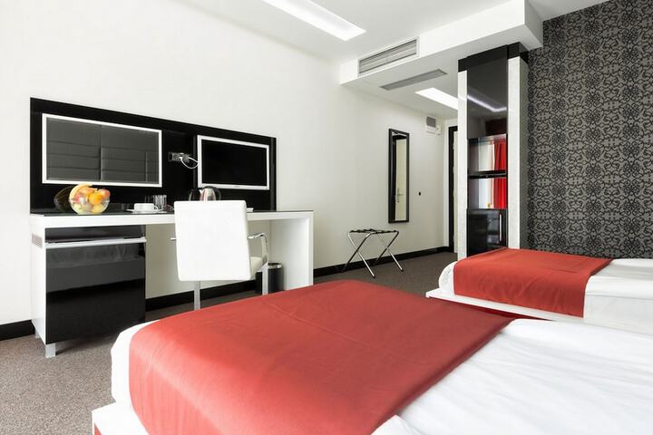 Room 108 of 267
