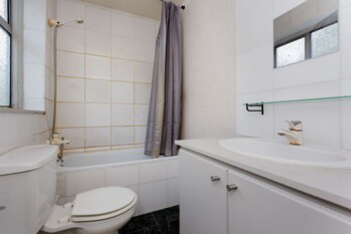 Room 3 of 25
