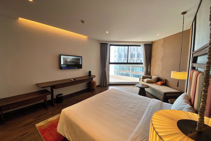 Room 7 of 63